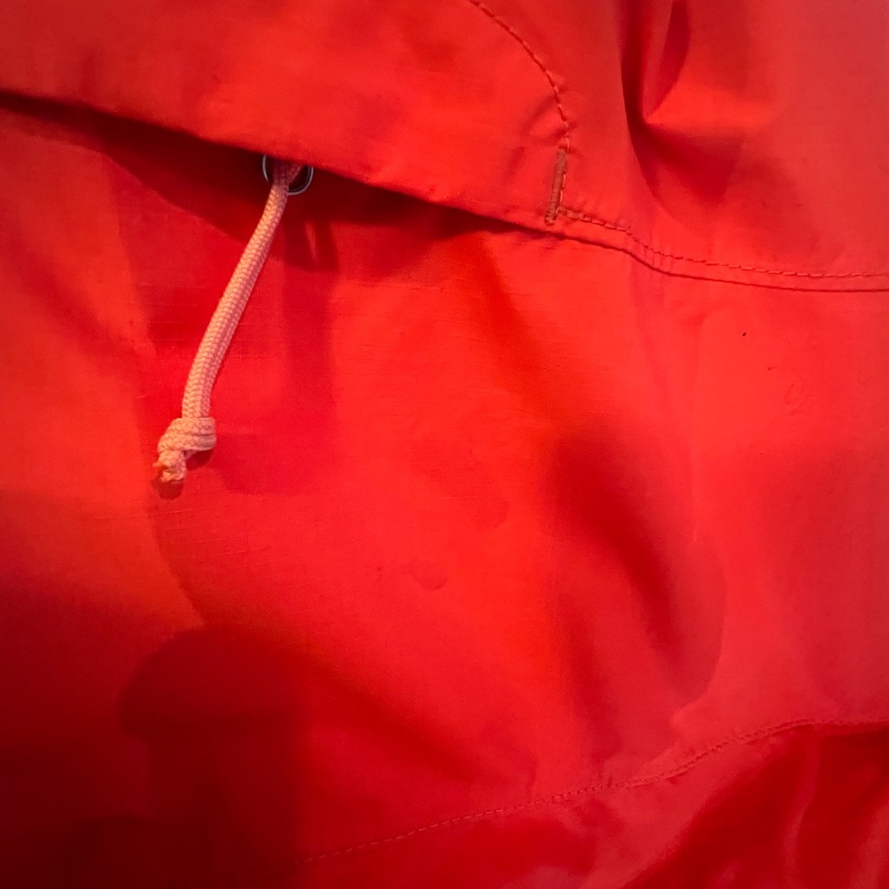 The North Face HyVent  Women's Packable Lightweight Rain Jacket - Picture 5 of 5